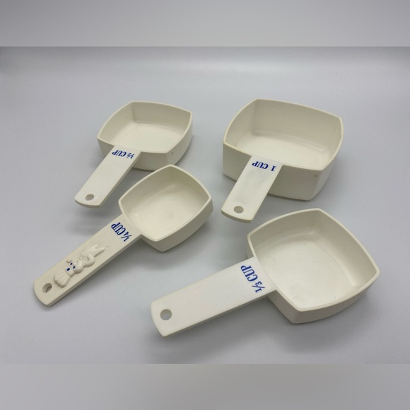 Set of 4 Vintage Pillsbury Doughboy Measuring Cups - Picture 4 of 12